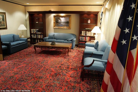 Bệnh viện điều trị cho Tổng thống Trump VIP ra sao? - Ảnh 6. Bệnh viện điều trị cho Tổng thống Trump VIP ra sao? - Ảnh 6.