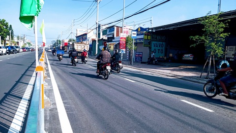 TP.HCM khánh thành đường Tô Ký, người dân huyện Hóc Môn phấn khởi - Ảnh 2. TP.HCM khánh thành đường Tô Ký, người dân huyện Hóc Môn phấn khởi - Ảnh 2.