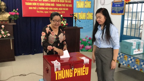Người dân TP.HCM đi bỏ phiếu về việc thành lập TP Thủ Đức - Ảnh 6. Người dân TP.HCM đi bỏ phiếu về việc thành lập TP Thủ Đức - Ảnh 6.
