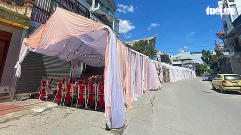 Các luật sư nói gì về chuyện 150 mâm cỗ cưới không người nhận? - Ảnh 1. Các luật sư nói gì về chuyện 150 mâm cỗ cưới không người nhận? - Ảnh 1.