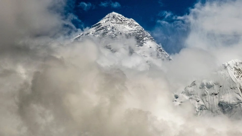 Khoa học đo chiều cao núi Everest bằng cách nào? - Ảnh 2. Khoa học đo chiều cao núi Everest bằng cách nào? - Ảnh 2.