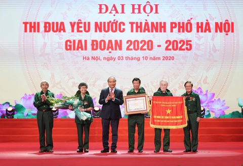 Thủ tướng: ‘Khen thưởng phải có tính tiêu biểu, nêu gương, được xã hội đồng tình’ - Ảnh 3. Thủ tướng: ‘Khen thưởng phải có tính tiêu biểu, nêu gương, được xã hội đồng tình’ - Ảnh 3.