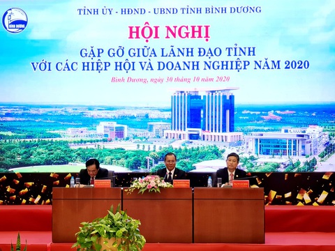 Lãnh đạo Bình Dương nghe doanh nghiệp hiến kế: cần tiếp tục đột phá về hạ tầng - Ảnh 1. Lãnh đạo Bình Dương nghe doanh nghiệp hiến kế: cần tiếp tục đột phá về hạ tầng - Ảnh 1.