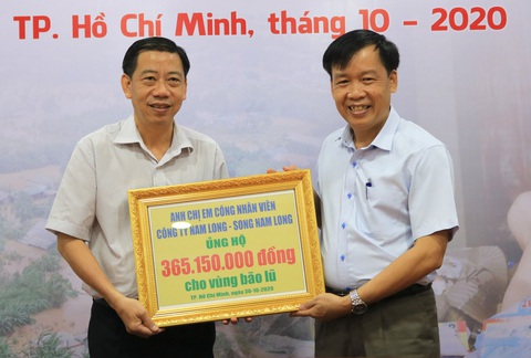 Góp một phần cho người dân, một phần cho tân sinh viên vùng lũ - Ảnh 1. Góp một phần cho người dân, một phần cho tân sinh viên vùng lũ - Ảnh 1.