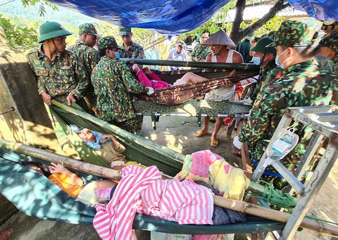 Sạt lở đất ở Trà Leng: Đau lòng quá bà con ơi! - Ảnh 2. Sạt lở đất ở Trà Leng: Đau lòng quá bà con ơi! - Ảnh 2.