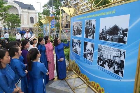 Triển lãm 90 năm ngày truyền thống công tác dân vận - Ảnh 3. Triển lãm 90 năm ngày truyền thống công tác dân vận - Ảnh 3.