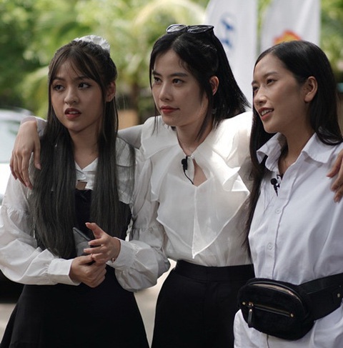 Vô lăng tình yêu và Chân Ái: Trai xinh gái đẹp lên truyền hình thoát ế để làm gì? - Ảnh 1. Vô lăng tình yêu và Chân Ái: Trai xinh gái đẹp lên truyền hình thoát ế để làm gì? - Ảnh 1.
