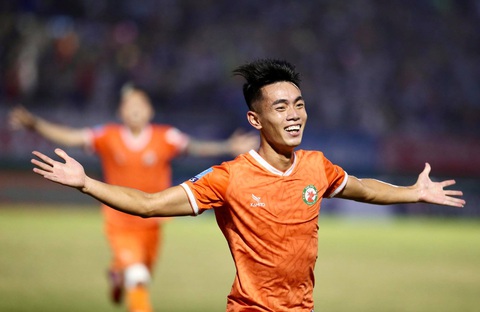 Bình Định đoạt vé thăng hạng V-League - Ảnh 2. Bình Định đoạt vé thăng hạng V-League - Ảnh 2.