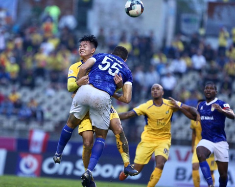 Nam Định ở lại V-League nhờ hơn Quảng Nam hiệu số bàn thắng - Ảnh 19. Nam Định ở lại V-League nhờ hơn Quảng Nam hiệu số bàn thắng - Ảnh 19.