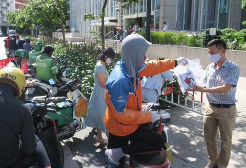 Hồi hộp với mùa mua sắm cuối năm - Ảnh 1. Hồi hộp với mùa mua sắm cuối năm - Ảnh 1.