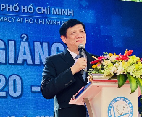 4 điều quyền bộ trưởng Bộ Y tế nhắn nhủ sinh viên ngành y - Ảnh 1. 4 điều quyền bộ trưởng Bộ Y tế nhắn nhủ sinh viên ngành y - Ảnh 1.