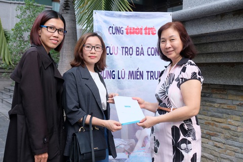 Nghệ sĩ đến với Tuổi Trẻ gửi gắm đóng góp cho người miền Trung - Ảnh 3. Nghệ sĩ đến với Tuổi Trẻ gửi gắm đóng góp cho người miền Trung - Ảnh 3.