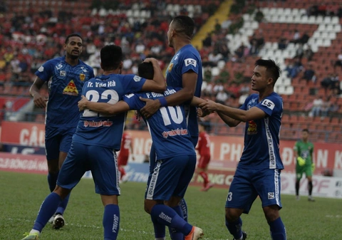 Nam Định xứng đáng trụ lại ở V-League - Ảnh 3. Nam Định xứng đáng trụ lại ở V-League - Ảnh 3.