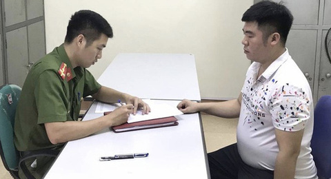 Phụ huynh xông vào lớp tát bé 2 tuổi đến công an trình diện - Ảnh 1. Phụ huynh xông vào lớp tát bé 2 tuổi đến công an trình diện - Ảnh 1.