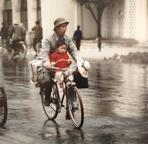 Những bức ảnh Hà Nội 1967-1975 của nhiếp ảnh gia Đức yêu Việt Nam sâu nặng - Ảnh 10. Những bức ảnh Hà Nội 1967-1975 của nhiếp ảnh gia Đức yêu Việt Nam sâu nặng - Ảnh 10.
