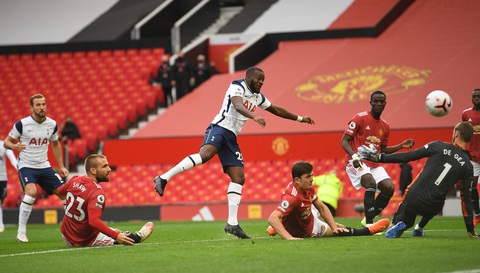 Mắc nhiều sai lầm, Man Utd thảm bại 1-6 trước Tottenham - Ảnh 2. Mắc nhiều sai lầm, Man Utd thảm bại 1-6 trước Tottenham - Ảnh 2.