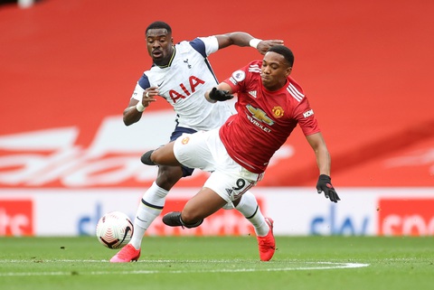 Những khoảnh khắc ấn tượng trong ngày Man Utd, Liverpool cùng bị nhấn chìm - Ảnh 1. Những khoảnh khắc ấn tượng trong ngày Man Utd, Liverpool cùng bị nhấn chìm - Ảnh 1.
