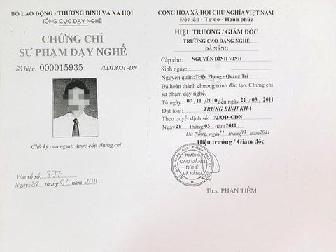 Phát hiện 2 người xài bằng giả để trở thành giáo viên dạy thực hành lái xe - Ảnh 1. Phát hiện 2 người xài bằng giả để trở thành giáo viên dạy thực hành lái xe - Ảnh 1.
