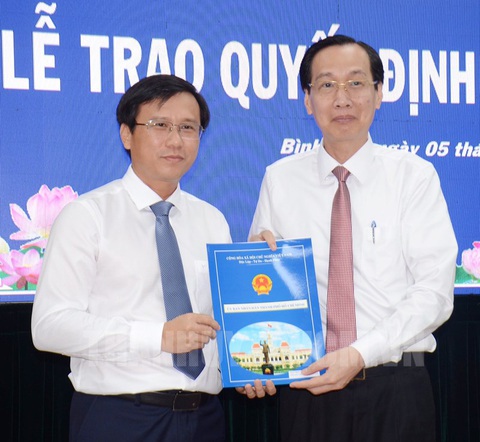 Ông Nguyễn Minh Nhựt làm chủ tịch UBND quận Bình Tân - Ảnh 1. Ông Nguyễn Minh Nhựt làm chủ tịch UBND quận Bình Tân - Ảnh 1.