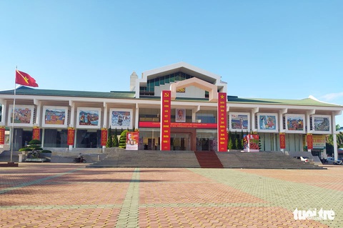 Hà Tĩnh chi hơn 2 tỉ đồng mua cặp da phục vụ tổ chức đại hội - Ảnh 1. Hà Tĩnh chi hơn 2 tỉ đồng mua cặp da phục vụ tổ chức đại hội - Ảnh 1.