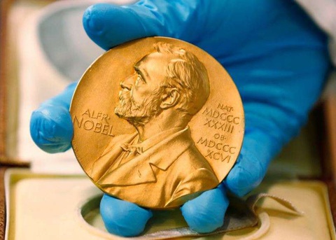 Giải Nobel hòa bình năm nay được trao về Mỹ hay NATO... - Ảnh 2. Giải Nobel hòa bình năm nay được trao về Mỹ hay NATO... - Ảnh 2.