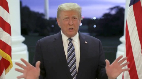 Tổng thống Trump bảo vệ cách xuất hiện khi đang điều trị COVID-19 - Ảnh 1. Tổng thống Trump bảo vệ cách xuất hiện khi đang điều trị COVID-19 - Ảnh 1.
