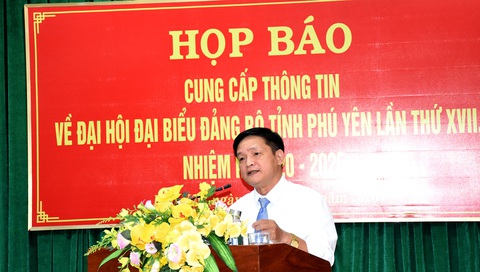 Đại hội Đảng Phú Yên: chỉ sử dụng cặp giấy giả da, quà được quy ra tiền - Ảnh 2. Đại hội Đảng Phú Yên: chỉ sử dụng cặp giấy giả da, quà được quy ra tiền - Ảnh 2.