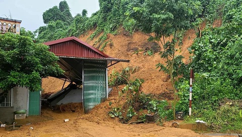 Lào Cai: Mưa kỷ lục trong 63 năm, một bé 3 tuổi tử vong - Ảnh 1. Lào Cai: Mưa kỷ lục trong 63 năm, một bé 3 tuổi tử vong - Ảnh 1.