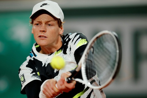 Hạ gục ‘hiện tượng’ Sinner, Nadal vào bán kết Roland Garros - Ảnh 2. Hạ gục ‘hiện tượng’ Sinner, Nadal vào bán kết Roland Garros - Ảnh 2.