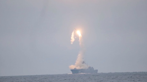 Nga phóng thử thành công tên lửa siêu thanh, mừng sinh nhật ông Putin - Ảnh 2. Nga phóng thử thành công tên lửa siêu thanh, mừng sinh nhật ông Putin - Ảnh 2.