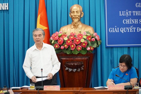 Không để cán bộ tiếp dân làm hoài một vị trí vì... làm quá tốt - Ảnh 1. Không để cán bộ tiếp dân làm hoài một vị trí vì... làm quá tốt - Ảnh 1.