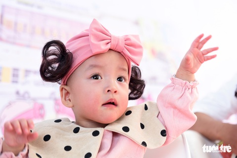 Trúc Nhi - Diệu Nhi đáng yêu trong ngày xuất viện - Ảnh 8. Trúc Nhi - Diệu Nhi đáng yêu trong ngày xuất viện - Ảnh 8.