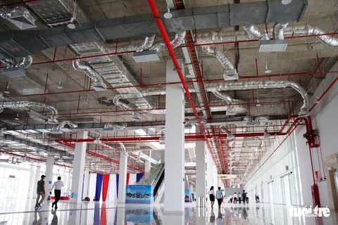 Cận cảnh bến xe Miền Đông mới hiện đại và lớn nhất nước - Ảnh 8. Cận cảnh bến xe Miền Đông mới hiện đại và lớn nhất nước - Ảnh 8.