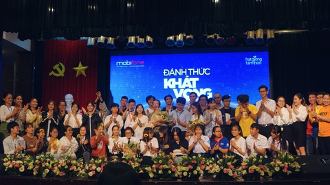 Chuỗi chương trình ‘Đánh thức khát vọng’ được sinh viên và học sinh TP HCM đón nhận - Ảnh 1. Chuỗi chương trình ‘Đánh thức khát vọng’ được sinh viên và học sinh TP HCM đón nhận - Ảnh 1.