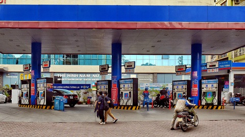 Mở cửa thị trường xăng dầu cho vốn ngoại, dân được lợi - Ảnh 2. Mở cửa thị trường xăng dầu cho vốn ngoại, dân được lợi - Ảnh 2.