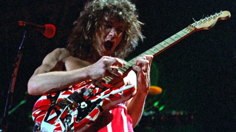 Cây guitar huyền thoại Eddie Van Halen qua đời vì bệnh ung thư - Ảnh 4. Cây guitar huyền thoại Eddie Van Halen qua đời vì bệnh ung thư - Ảnh 4.
