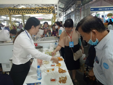 Cá tra xuất khẩu hơn 140 nước nhưng chật vật bơi trong nước - Ảnh 1. Cá tra xuất khẩu hơn 140 nước nhưng chật vật bơi trong nước - Ảnh 1.