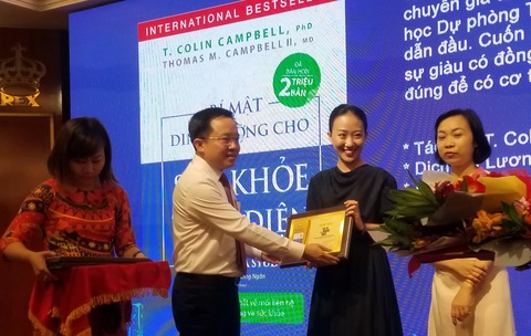 Công bố top 10 cuốn sách đáng đọc - Ảnh 1. Công bố top 10 cuốn sách đáng đọc - Ảnh 1.