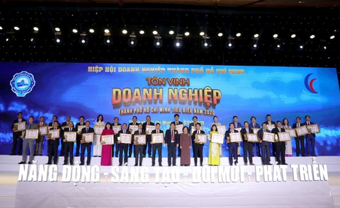 Những con số ấn tượng của 100 doanh nghiệp, doanh nhân tiêu biểu TP.HCM - Ảnh 2. Những con số ấn tượng của 100 doanh nghiệp, doanh nhân tiêu biểu TP.HCM - Ảnh 2.