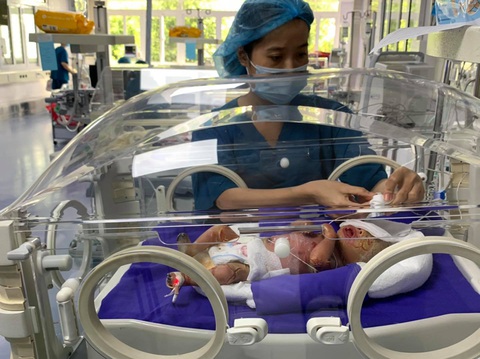 Bé trai mắc chứng da vảy cá toàn thân ở Quảng Ninh có cơ hội điều trị - Ảnh 1. Bé trai mắc chứng da vảy cá toàn thân ở Quảng Ninh có cơ hội điều trị - Ảnh 1.