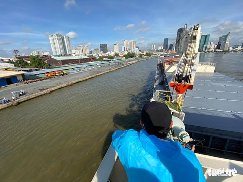 Tàu metro số 1 Bến Thành - Suối Tiên cập cảng Khánh Hội - Ảnh 8. Tàu metro số 1 Bến Thành - Suối Tiên cập cảng Khánh Hội - Ảnh 8.