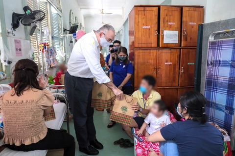 Sanofi mang Giấc mơ cho em đến với các bệnh nhi nhân dịp trung thu 2020 - Ảnh 1. Sanofi mang Giấc mơ cho em đến với các bệnh nhi nhân dịp trung thu 2020 - Ảnh 1.