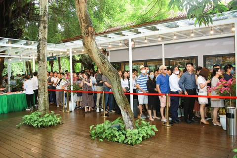 Khách xếp hàng mua nhà tại Ecopark - Ảnh 11. Khách xếp hàng mua nhà tại Ecopark - Ảnh 11.