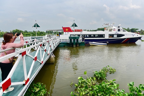 Khơi thông cửa ngõ, tránh phát triển TP.HCM theo dự án bất động sản - Ảnh 3. Khơi thông cửa ngõ, tránh phát triển TP.HCM theo dự án bất động sản - Ảnh 3.