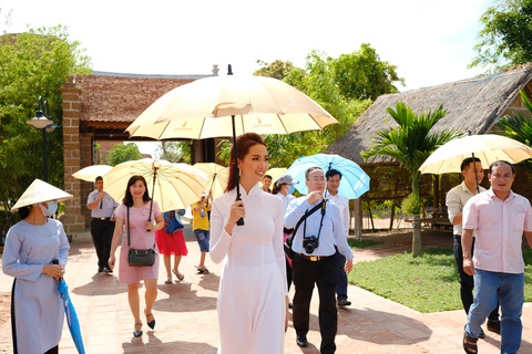 Sức bật du lịch nội địa - Ảnh 1. Sức bật du lịch nội địa - Ảnh 1.