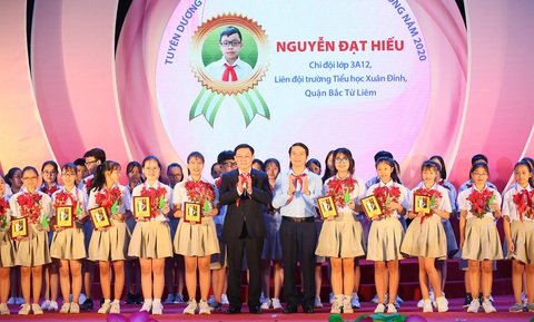 Bí thư Thành ủy Hà Nội: Kiên quyết đấu tranh, xử lý nghiêm hành vi xâm hại trẻ em - Ảnh 1. Bí thư Thành ủy Hà Nội: Kiên quyết đấu tranh, xử lý nghiêm hành vi xâm hại trẻ em - Ảnh 1.
