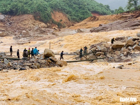 13 người gặp nạn ở Phước Sơn: Nỗi đau ở vùng đất mật ngọt - Ảnh 6. 13 người gặp nạn ở Phước Sơn: Nỗi đau ở vùng đất mật ngọt - Ảnh 6.