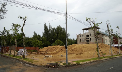 Vụ khu biệt thự Thanh Bình: chủ đầu tư chiếm đoạt cả ngàn tỉ đồng của khách, ngân hàng - Ảnh 2. Vụ khu biệt thự Thanh Bình: chủ đầu tư chiếm đoạt cả ngàn tỉ đồng của khách, ngân hàng - Ảnh 2.