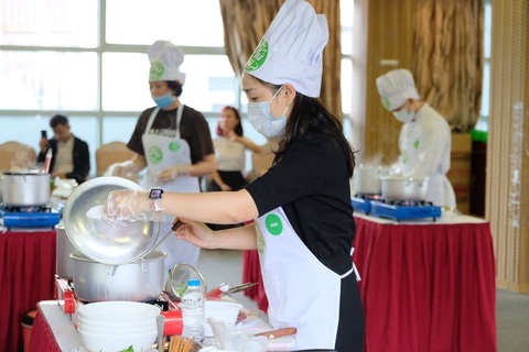 Đã mắt với vòng thi sơ khảo Đi tìm người nấu phở ngon tại Hà Nội - Ảnh 8. Đã mắt với vòng thi sơ khảo Đi tìm người nấu phở ngon tại Hà Nội - Ảnh 8.