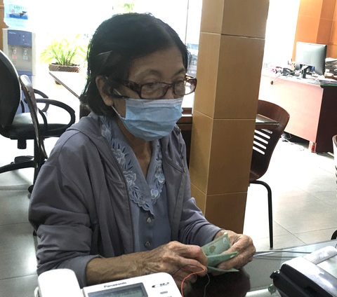 Đóng góp 100 triệu để bà con miền Trung ổn định cuộc sống sau bão - Ảnh 2. Đóng góp 100 triệu để bà con miền Trung ổn định cuộc sống sau bão - Ảnh 2.